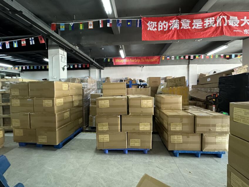 How does shipping work on Alibaba